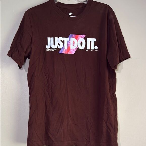 Nike Brown Short Sleeve Tee with Bold Graphic - Picture 4 of 8